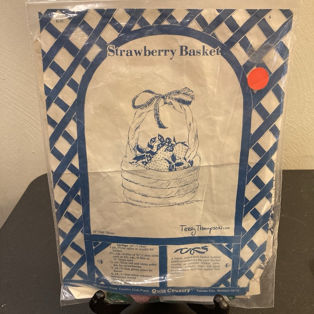 Strawberry Basket Quilt Country Kit Vtg '79 Fabric/Wicker Sculpture READ DETAILS